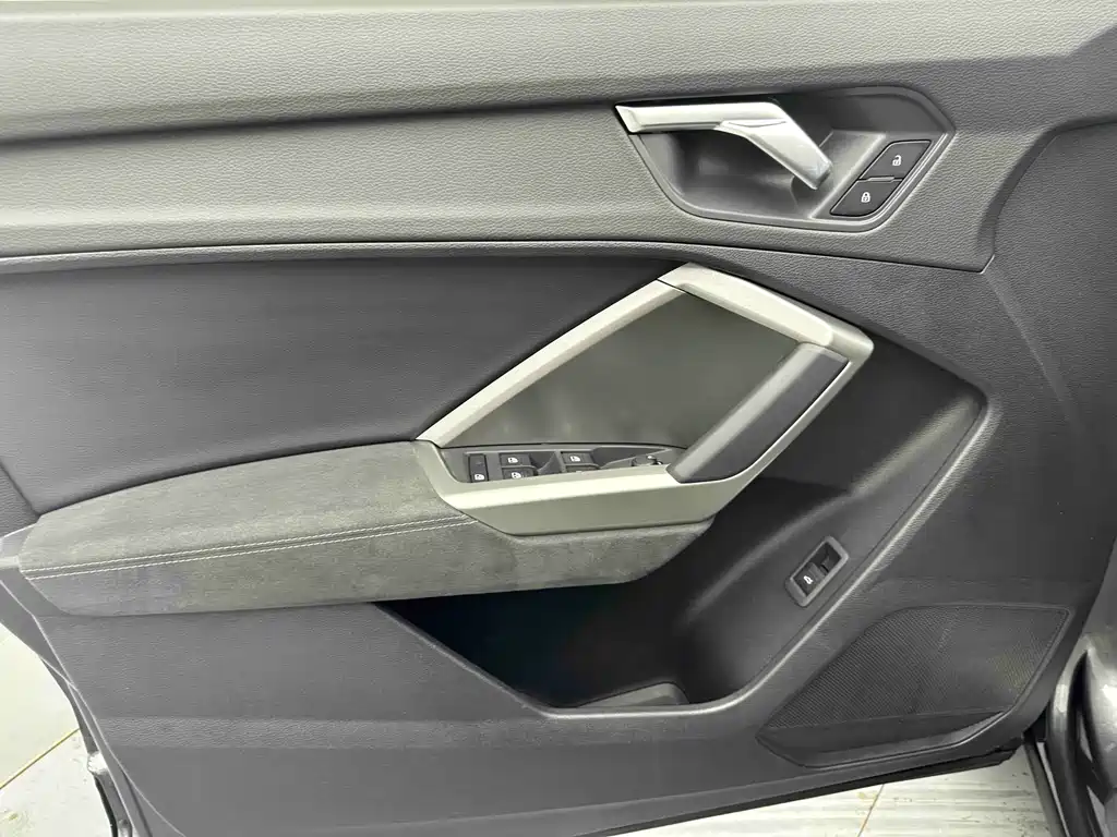 Audi Q3 2022 — фото 10