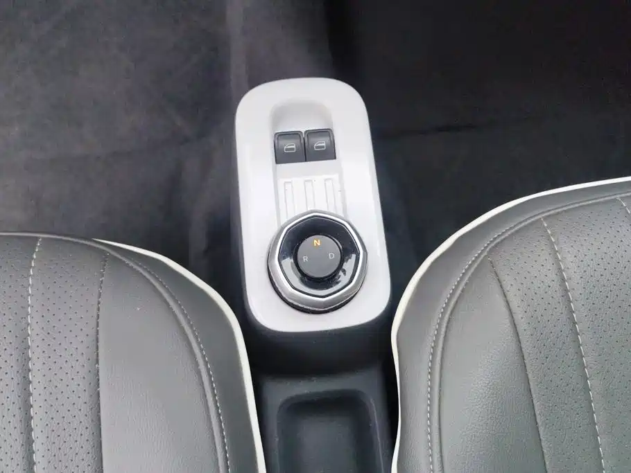 Geely Galaxy Panda 2025 — фото 16