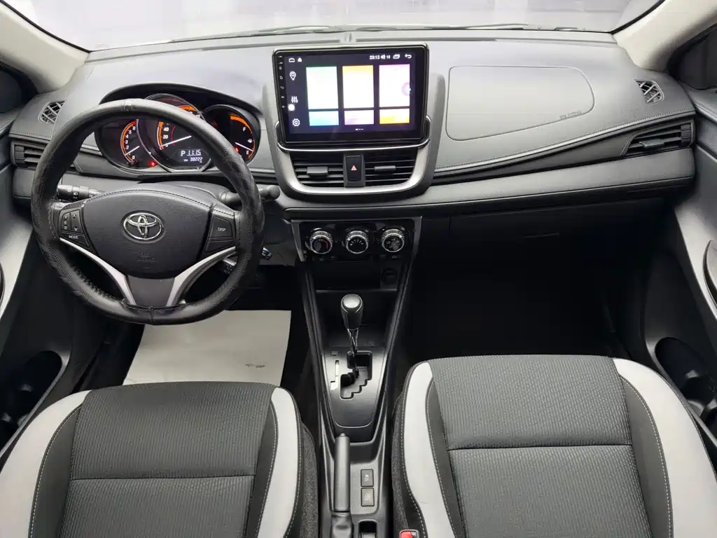 Toyota Yaris L 2021 — фото 9