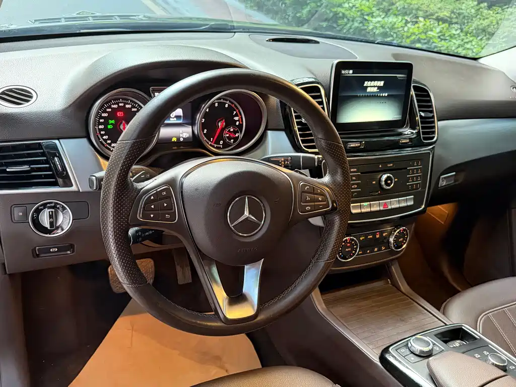 Mercedes-Benz GLE 2016 — фото 8