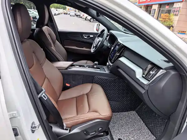 Volvo XC60 2021