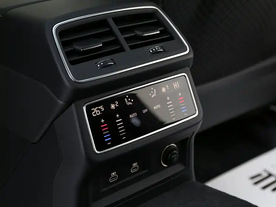Audi A7L 2023 — фото 15