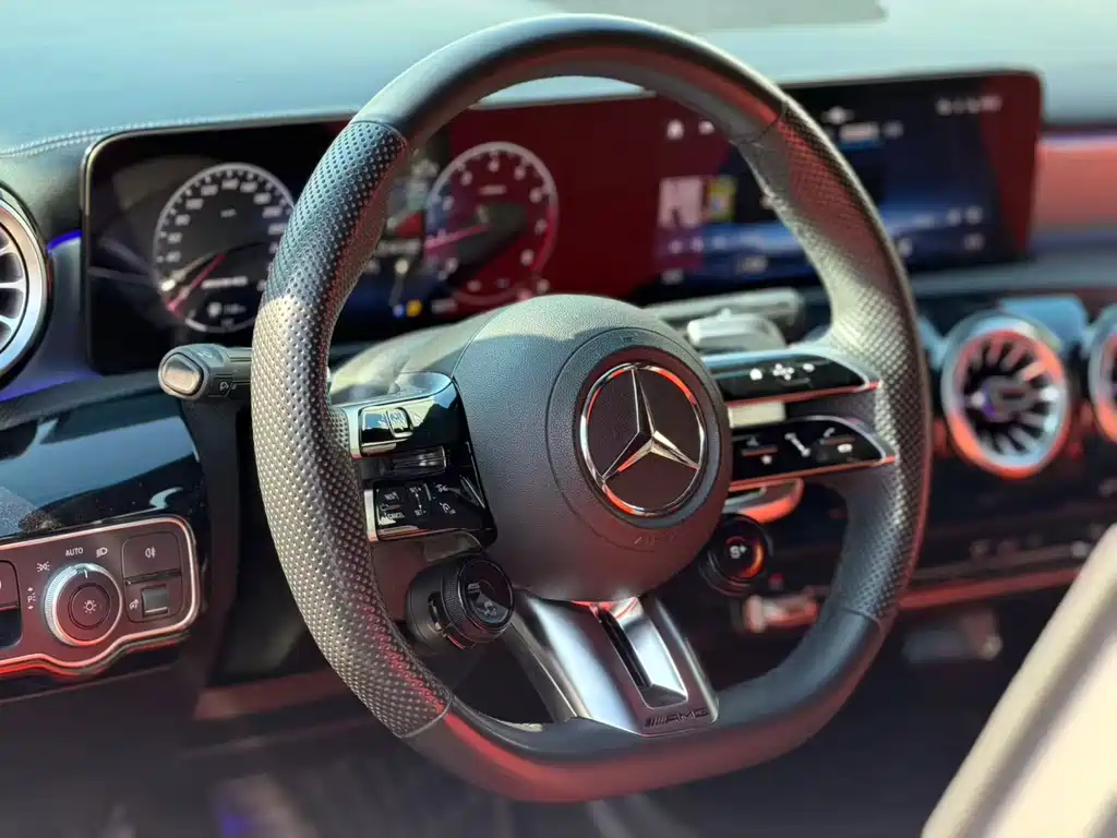 Mercedes-Benz A-Class AMG 2024 — фото 4