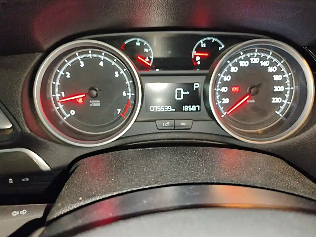 Peugeot 408 2015