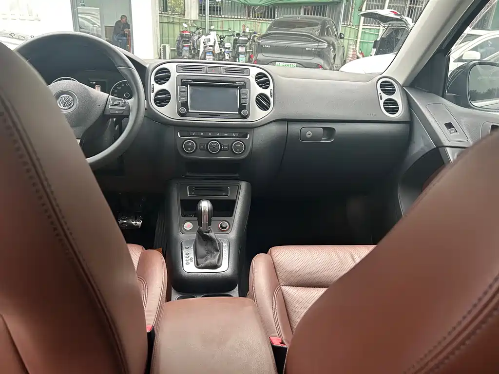Volkswagen Tiguan 2016 — фото 11