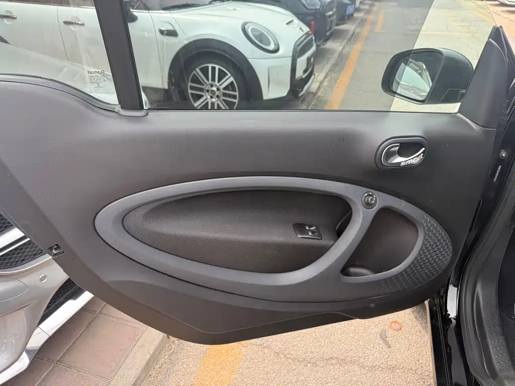 smart Fortwo 2018 — фото 9