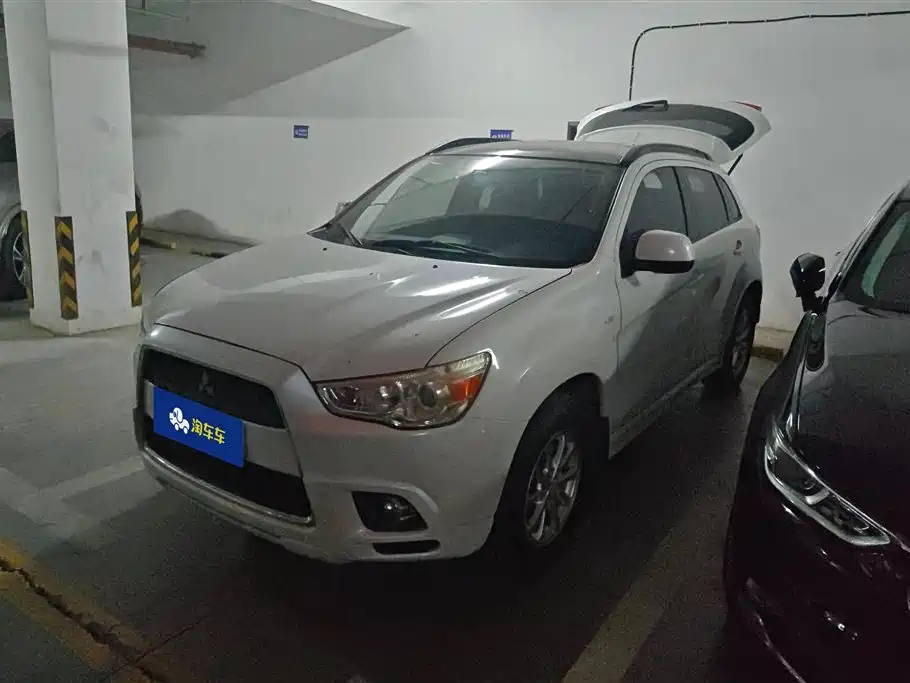 Mitsubishi ASX 2011
