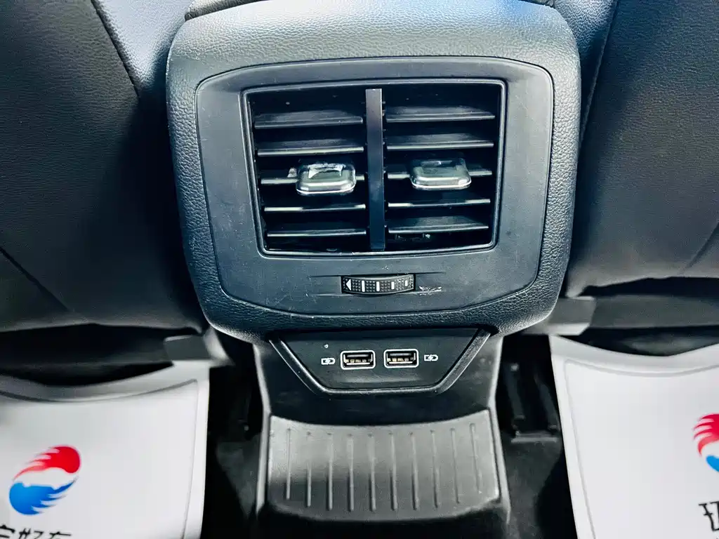 Volkswagen T-Roc 2022 — фото 18