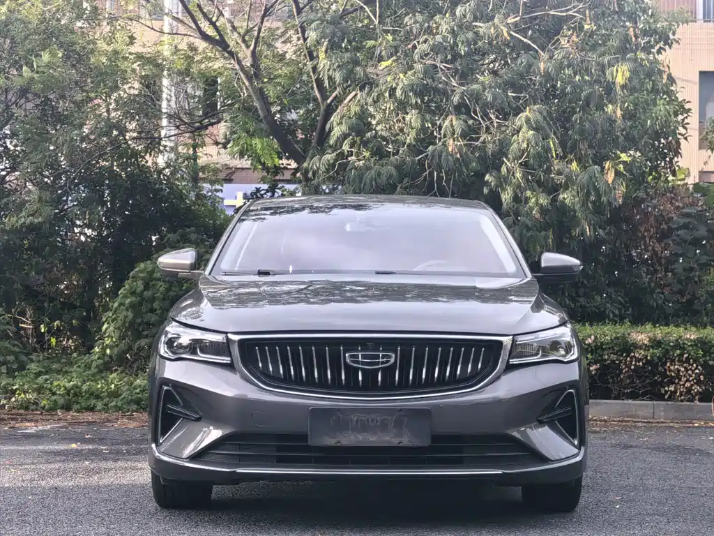 Geely Emgrand 2024