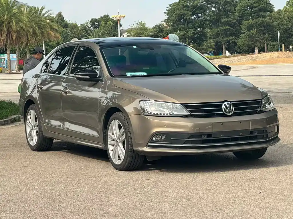 Volkswagen Sagitar 2017