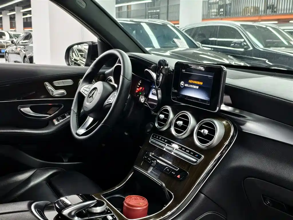 Mercedes-Benz GLC 2016 — фото 9
