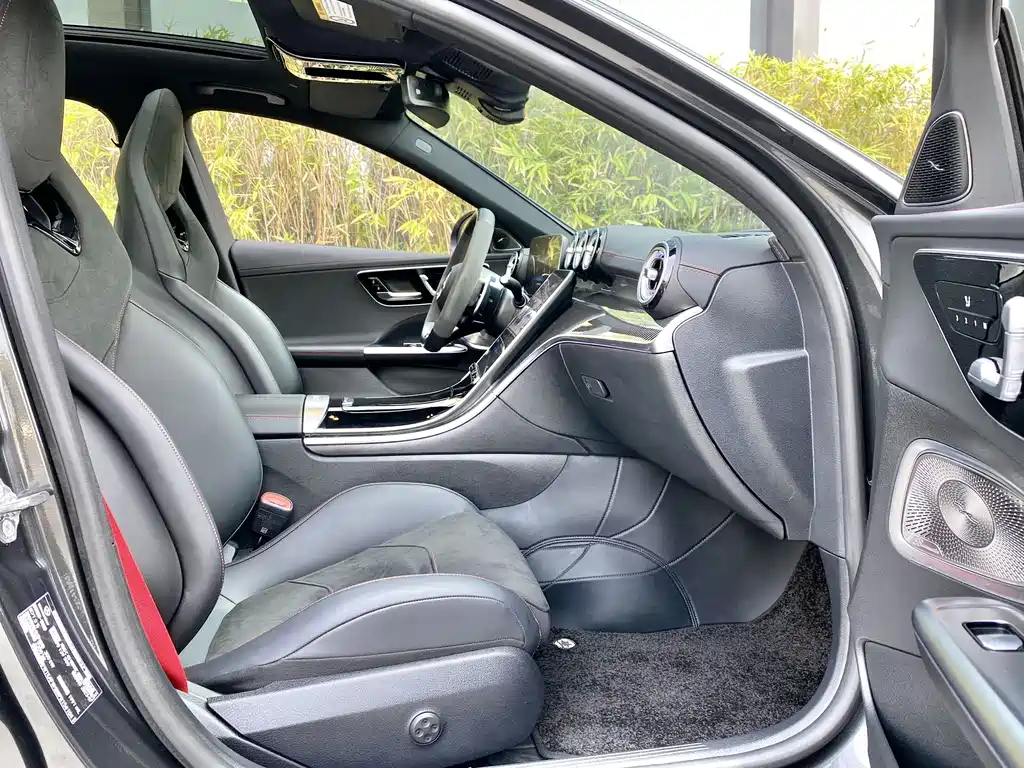 Mercedes-Benz C-Class AMG 2024 — фото 15