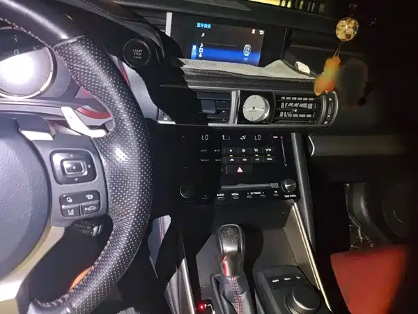 Lexus IS 2018