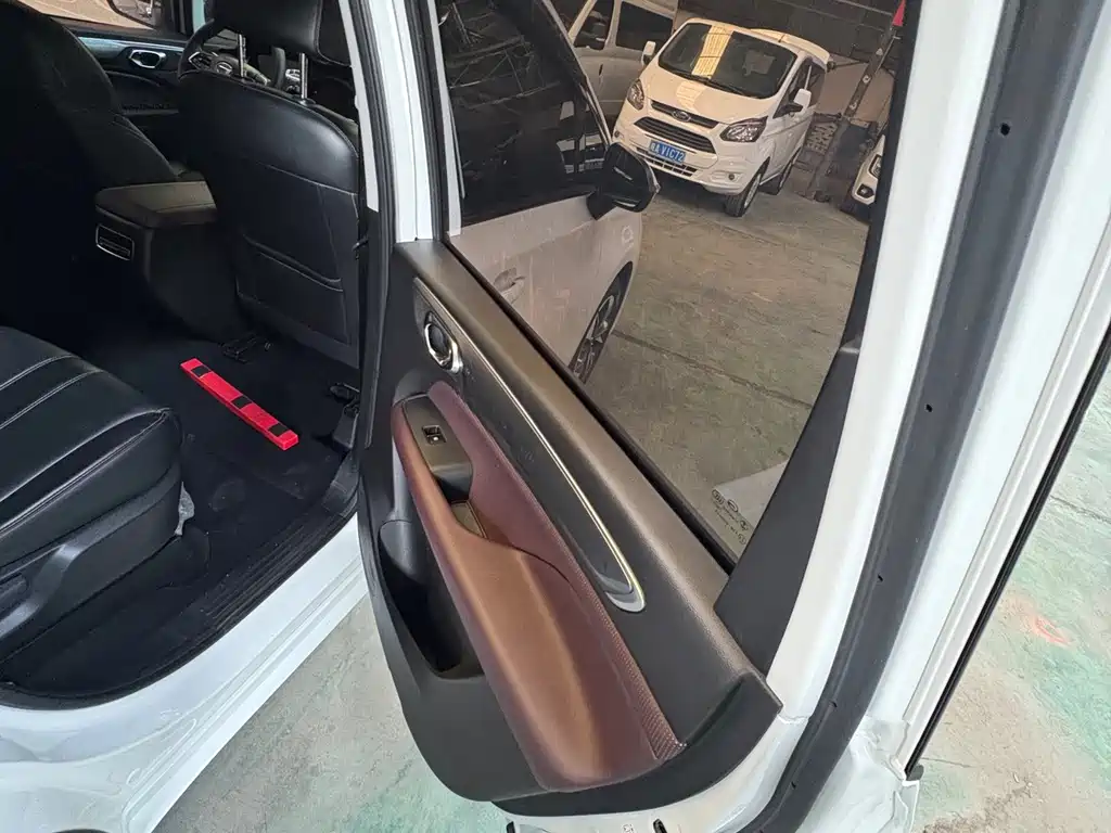 GAC Trumpchi M6 2023 — фото 10