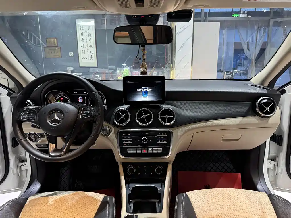 Mercedes-Benz GLA 2018 — фото 14