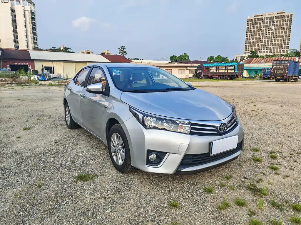 Toyota Corolla 2015 — фото 3