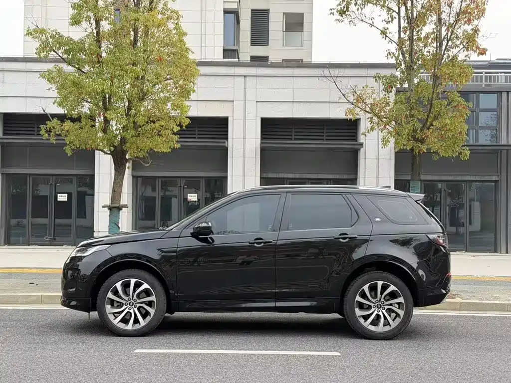 Land Rover Discovery Sport 2023 — фото 2