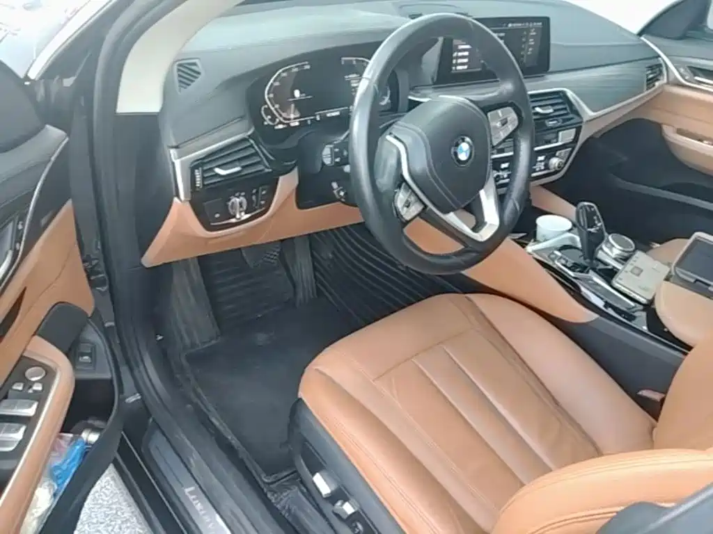 BMW 6 Series GT 2020 — фото 16