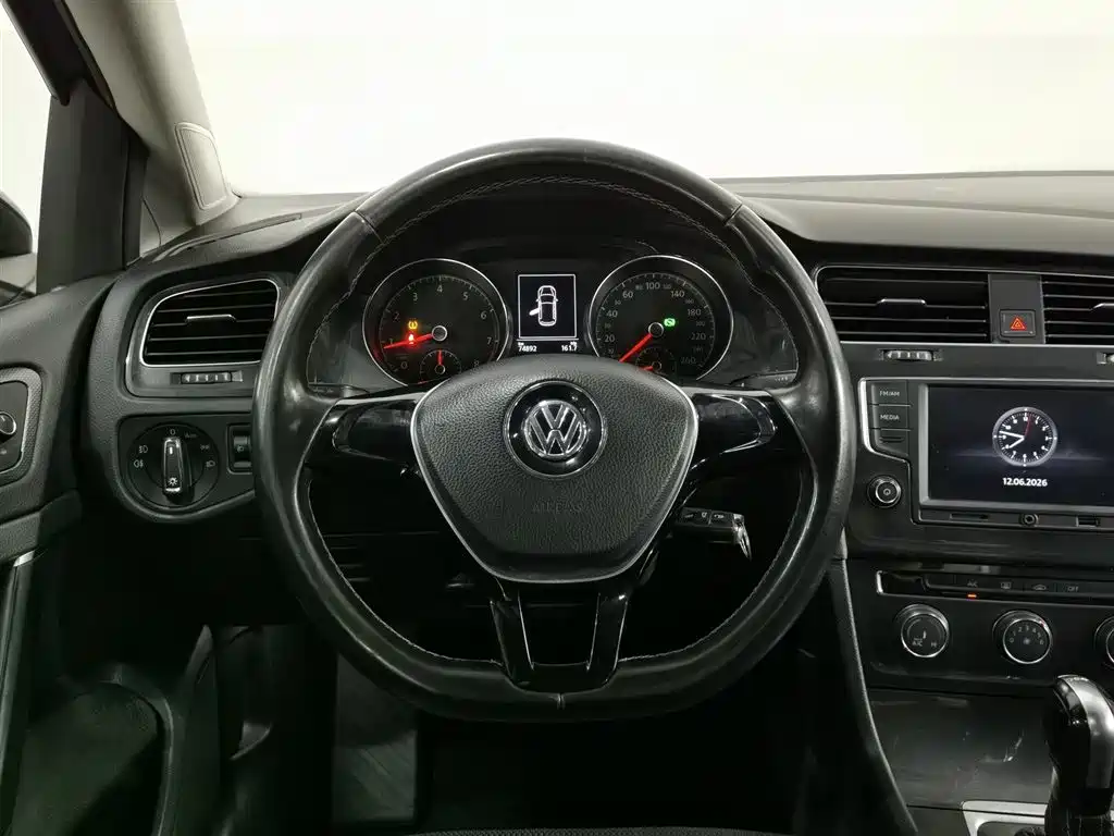 Volkswagen Golf 2017 — фото 11