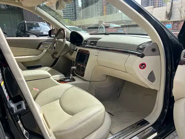 Mercedes-Benz S-Class 2004