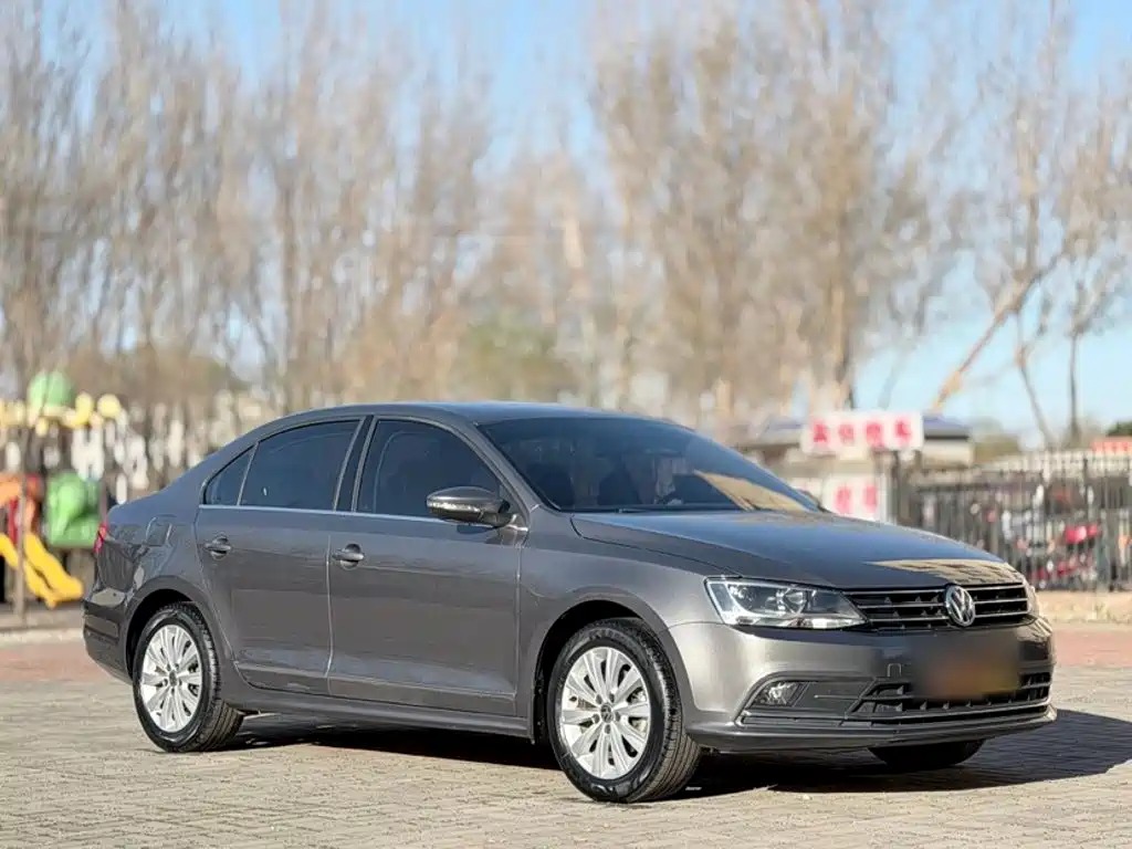 Volkswagen Sagitar 2016