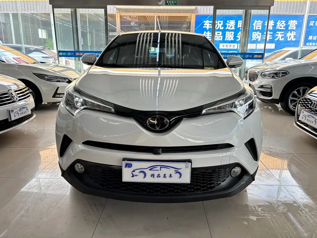 Toyota C-HR 2020 — фото 2