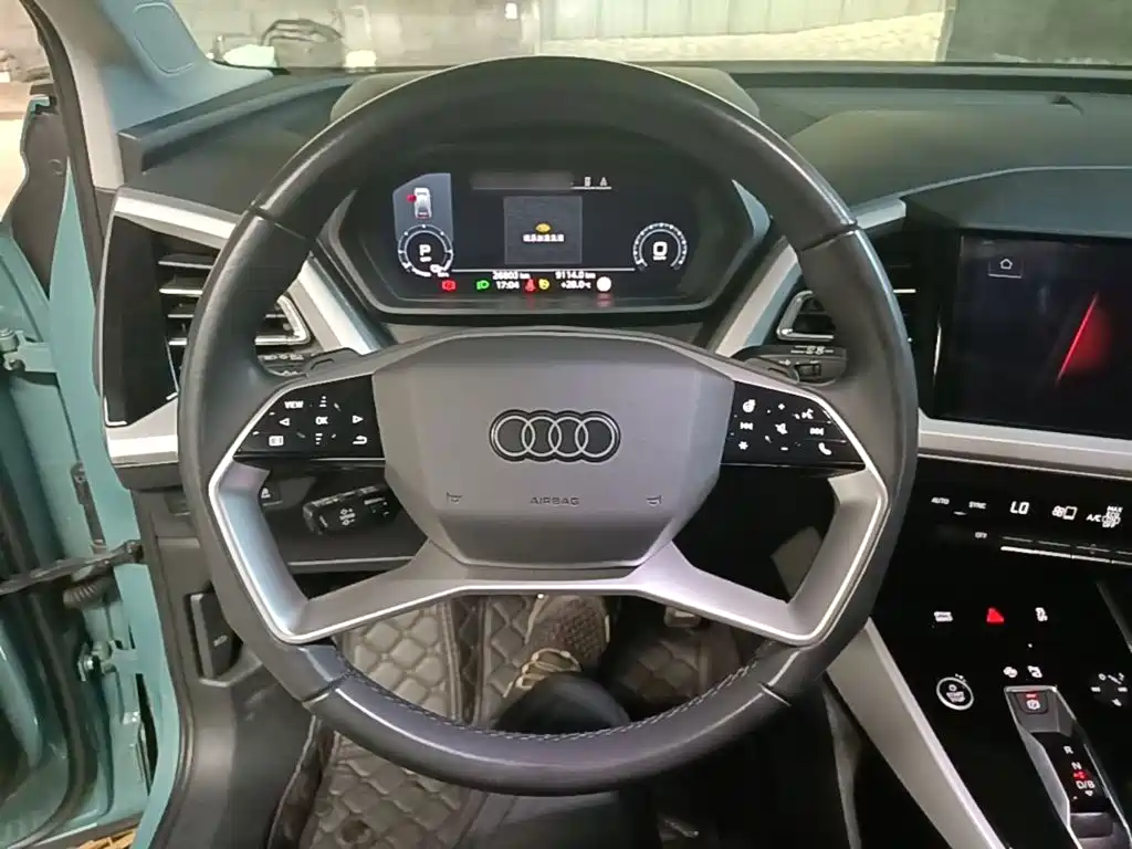 Audi Q5 E-Tron 2025 — фото 11