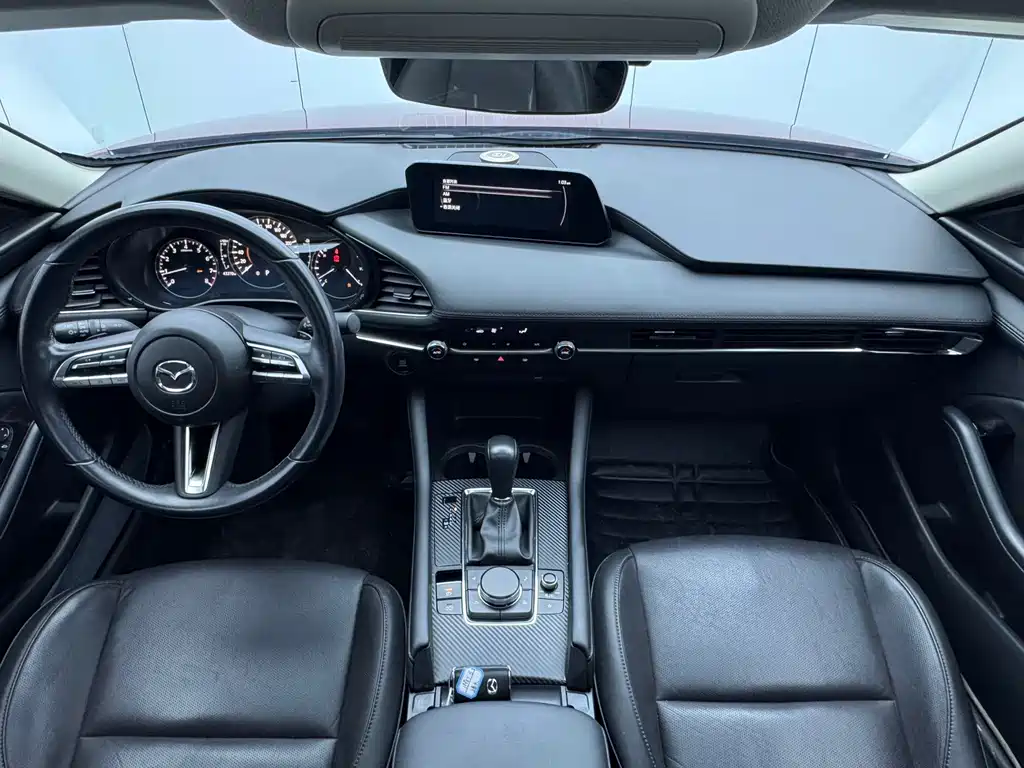 Mazda 3 Axela 2022 — фото 14