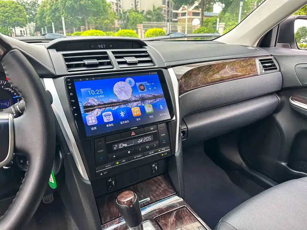 Toyota Camry 2015 — фото 14