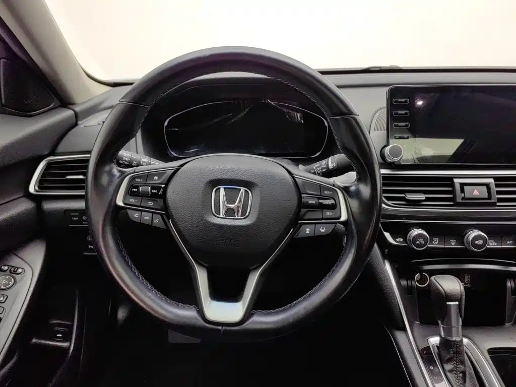 Honda Inspire 2019 — фото 11