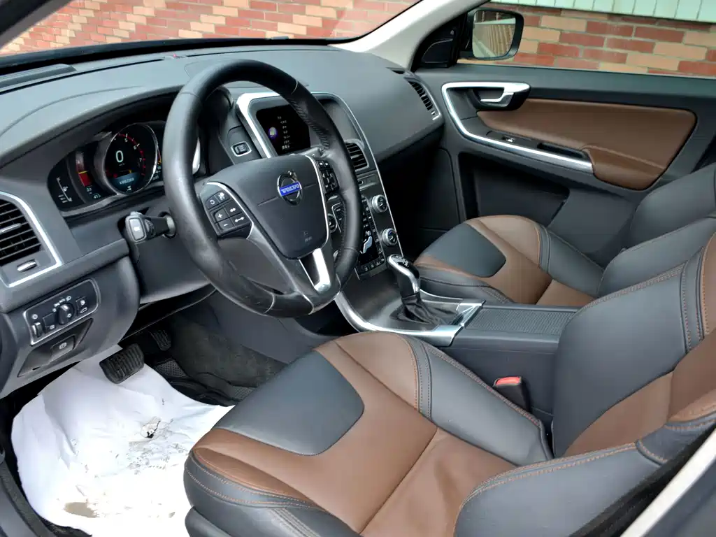 Volvo XC60 2015 — фото 14