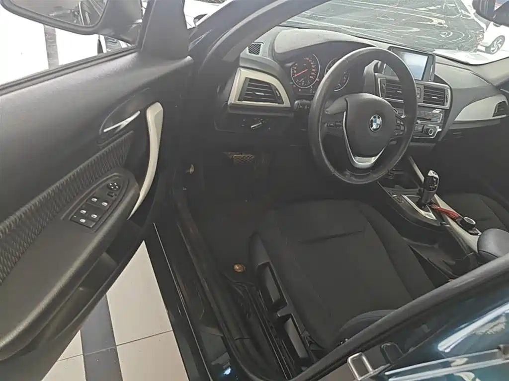 BMW 1 Series 2016 — фото 16