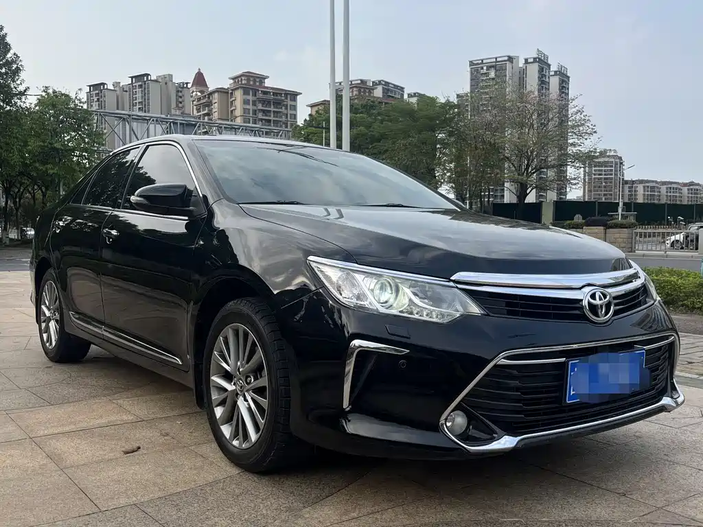 Toyota Camry 2016 — фото 3
