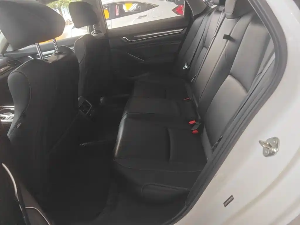 Honda Accord 2021 — фото 17