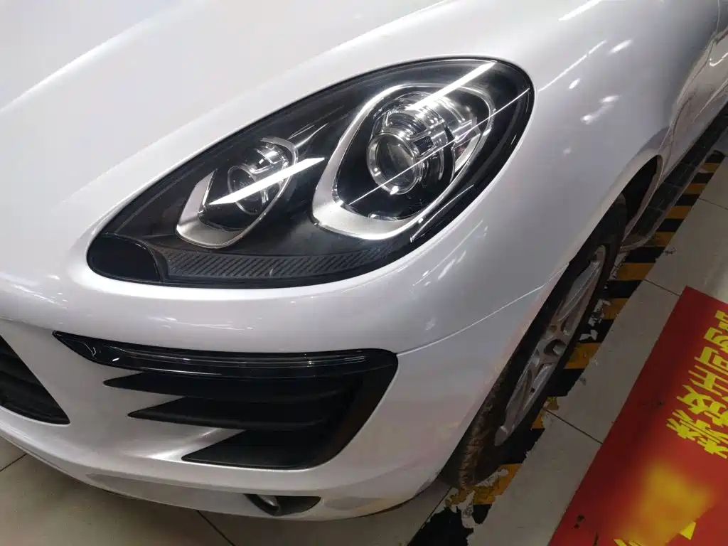 Porsche Macan 2017 — фото 15