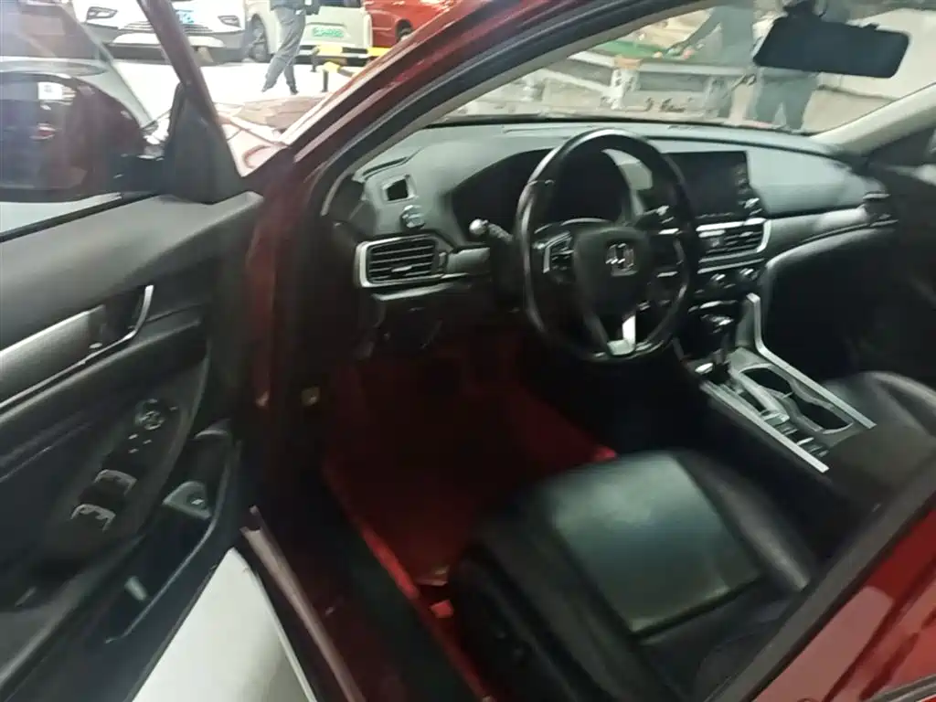 Honda Accord 2019 — фото 16