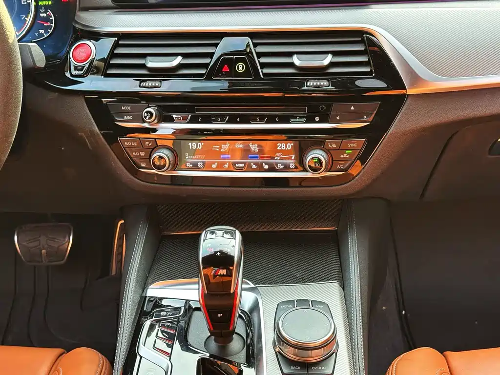BMW M5 2019 — фото 11