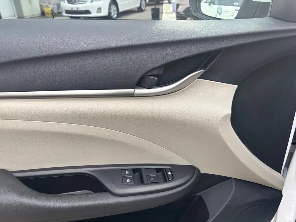 Buick Excelle 2016 — фото 13