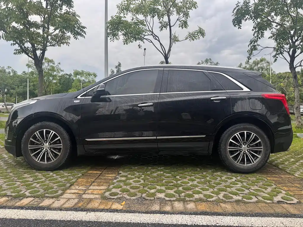 Cadillac XT5 2018 — фото 9