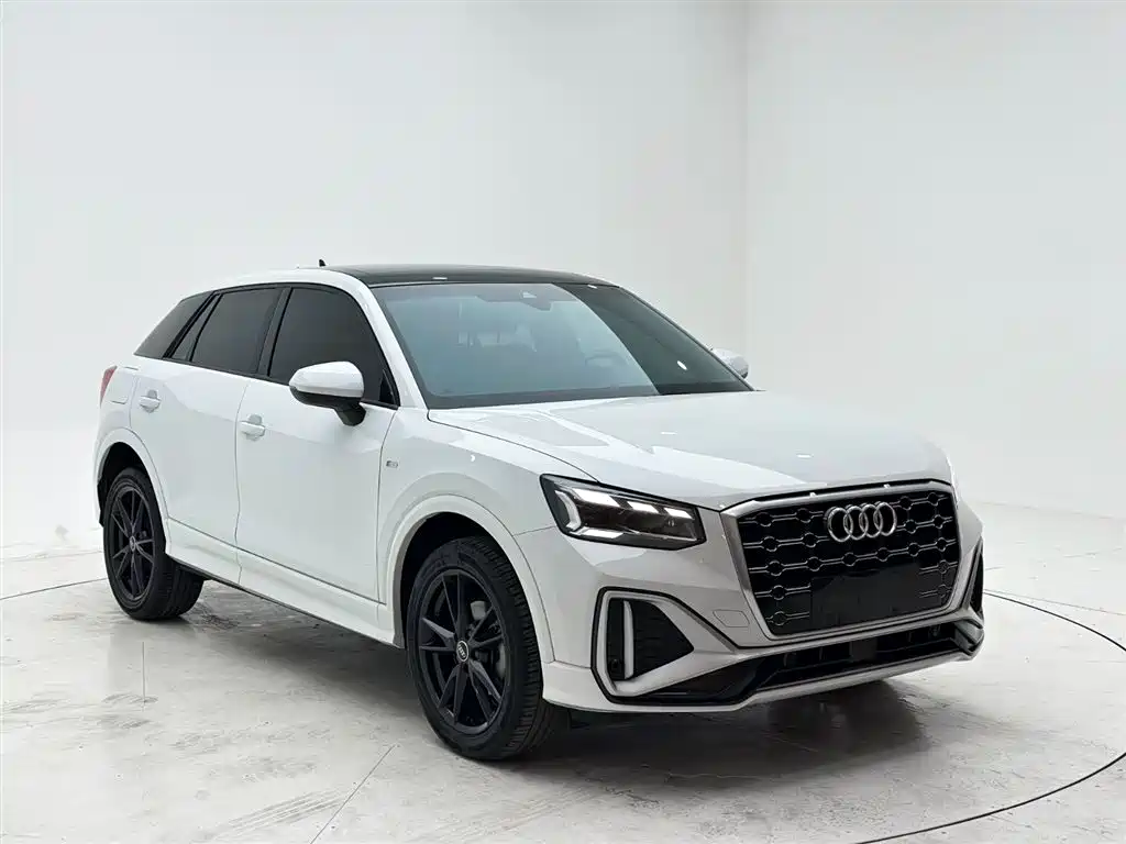 Audi Q2L 2022 — фото 3