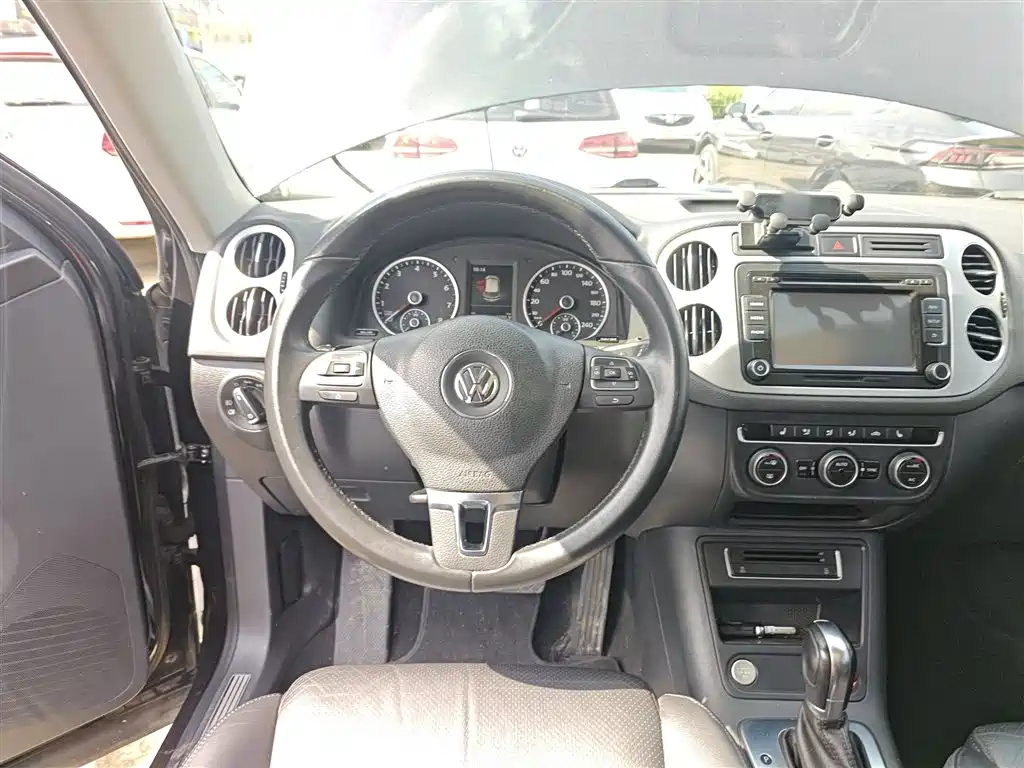 Volkswagen Tiguan 2016 — фото 11