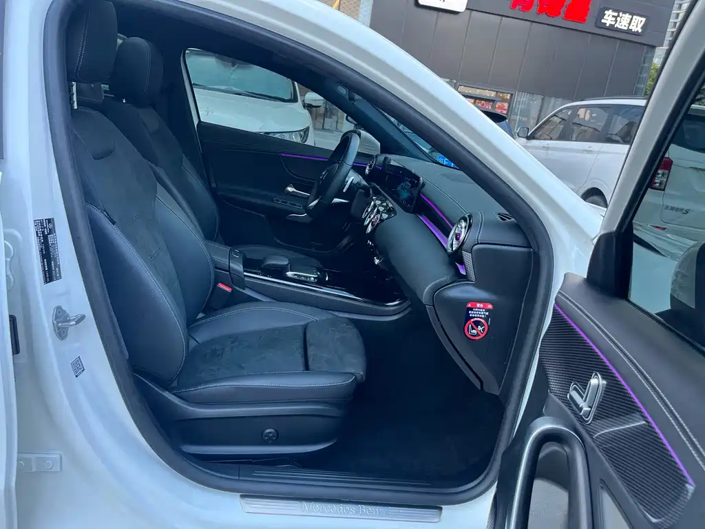 Mercedes-Benz A-Class 2022 — фото 15