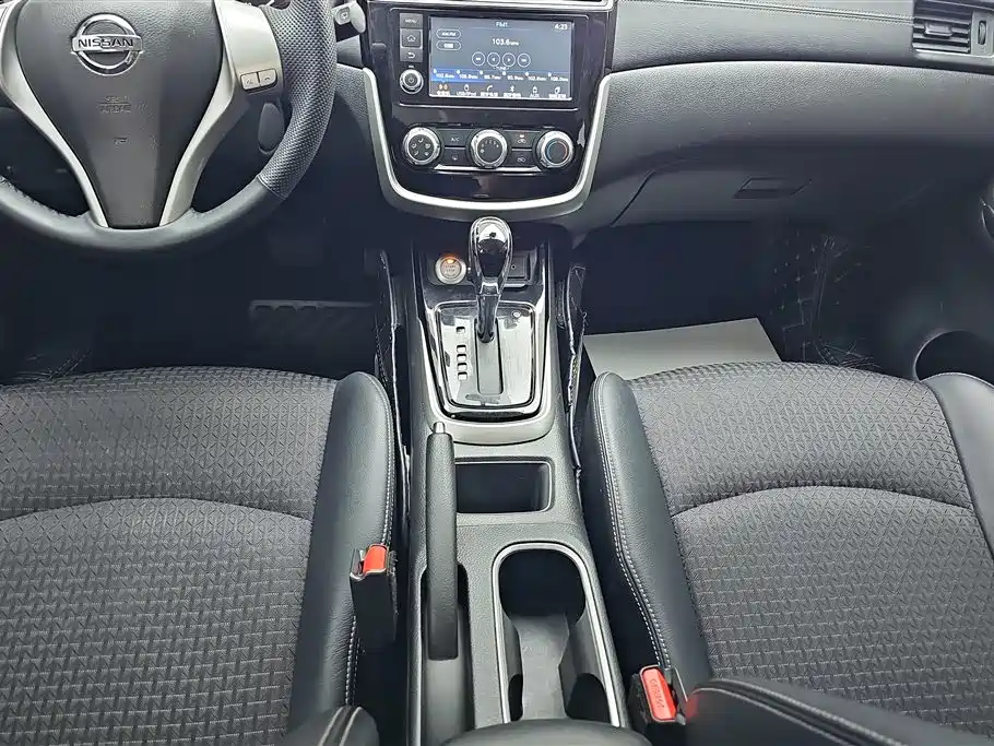 Nissan Tiida 2018 — фото 16