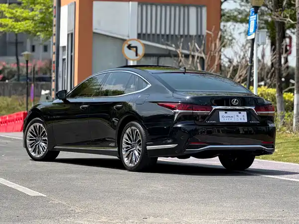 Lexus LS 2018