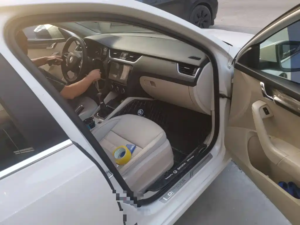 Skoda Octavia 2015 — фото 19
