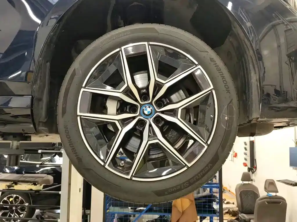 BMW i5 2025 — фото 14