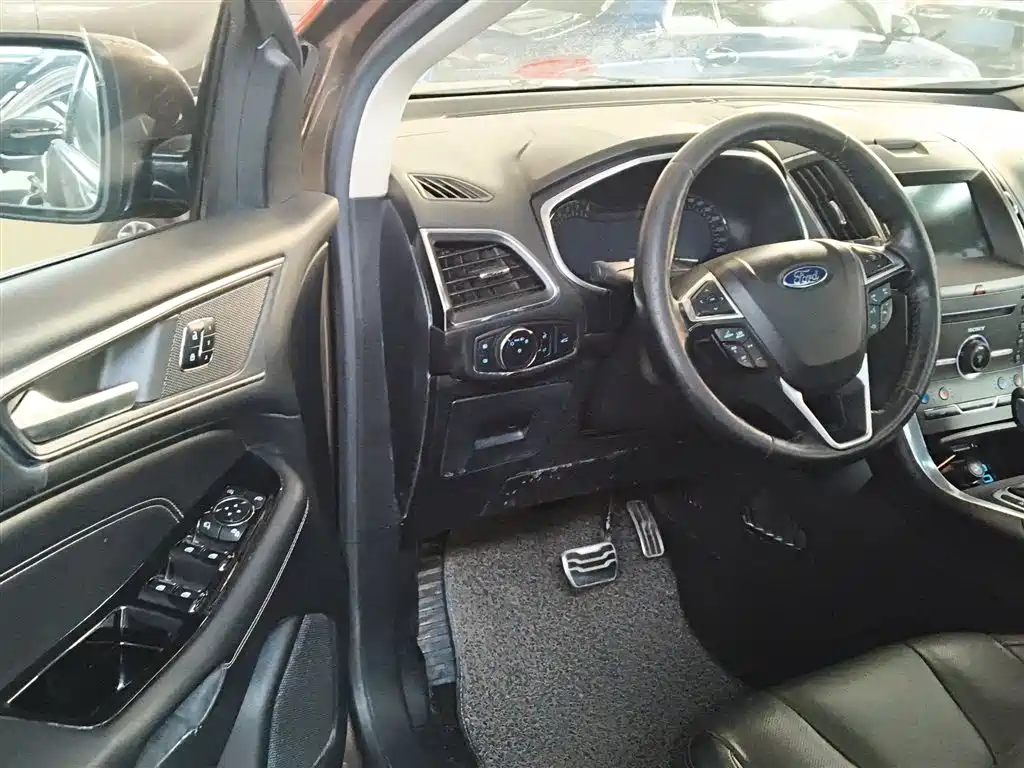 Ford Edge 2017 — фото 16
