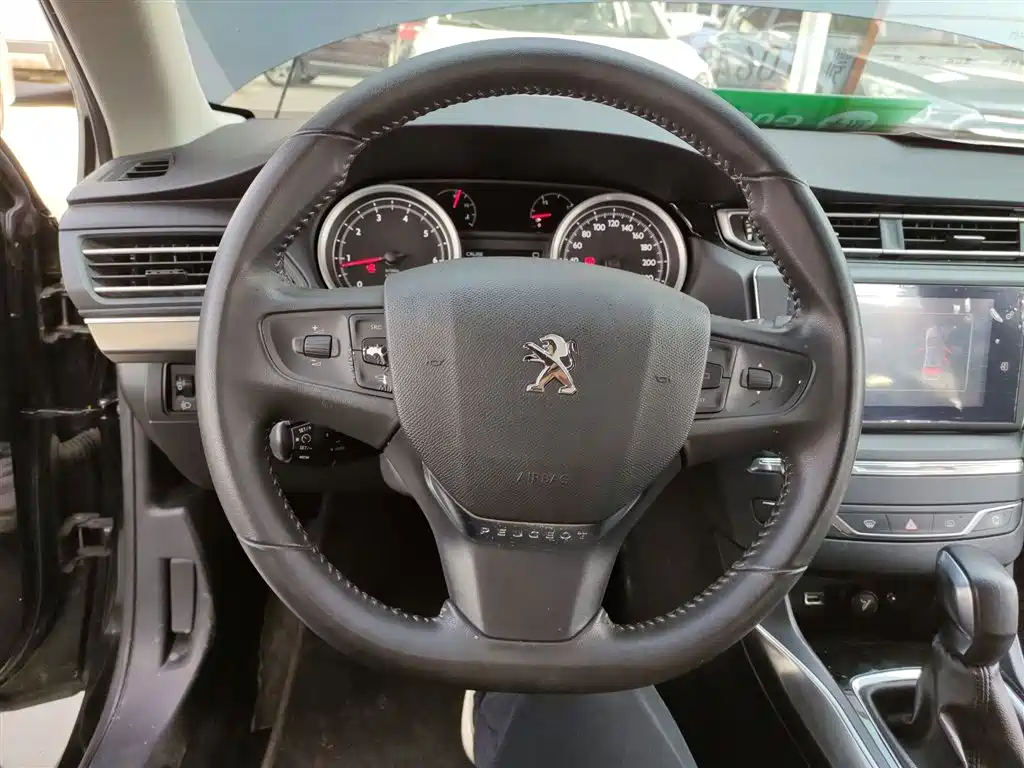 Peugeot 408 2015 — фото 11