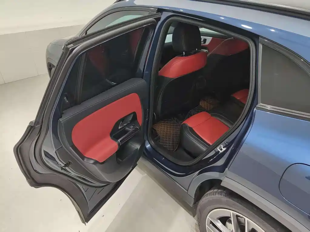 Mercedes-Benz GLA AMG 2021 — фото 19