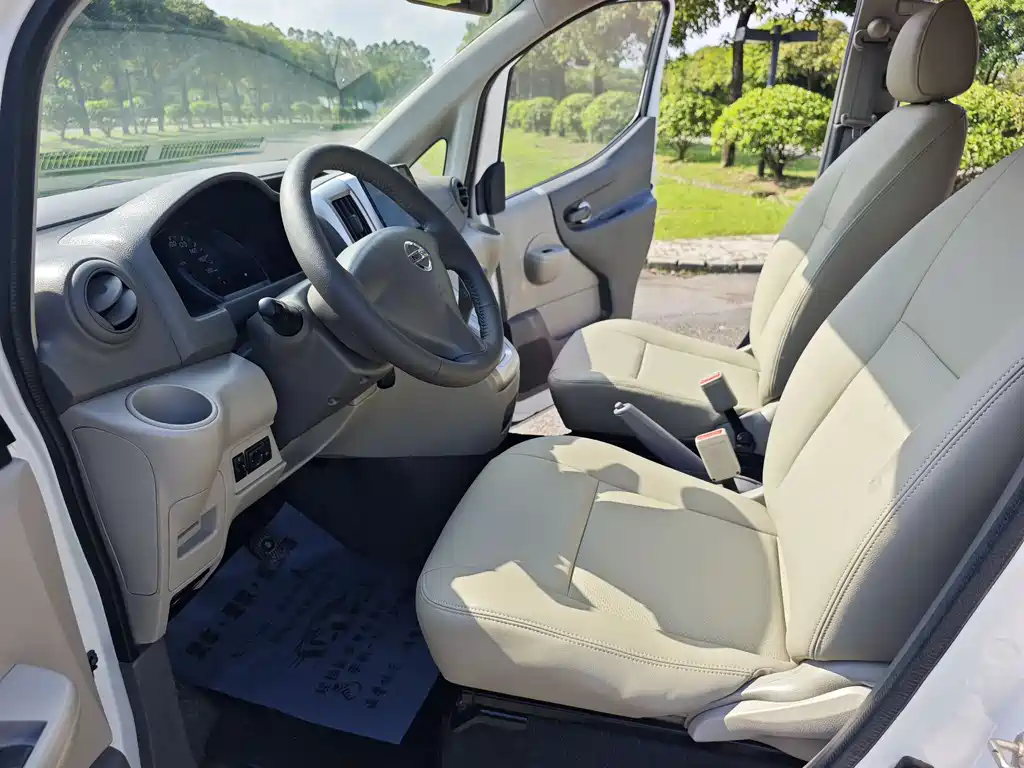 Nissan NV200 2018 — фото 15